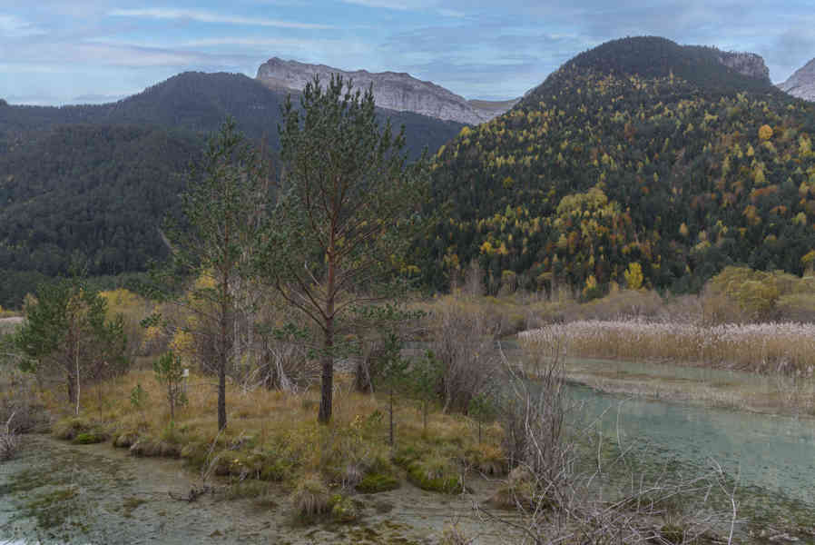 Huesca - valle de Pineta 05 - embalse de Pineta.jpg